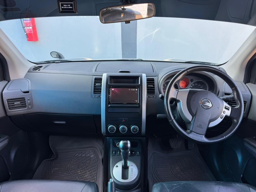 NISSAN X-TRAIL thumbnail 4